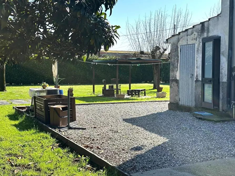 Immagine 33 di Casa semindipendente in vendita  a Capannori