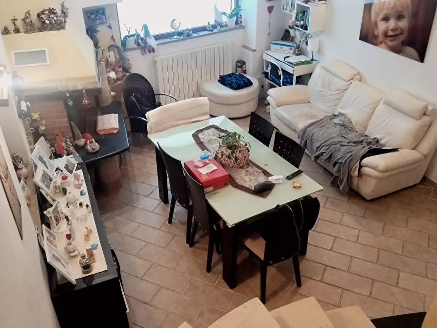 Immagine 13 di Terratetto in vendita  a Massa