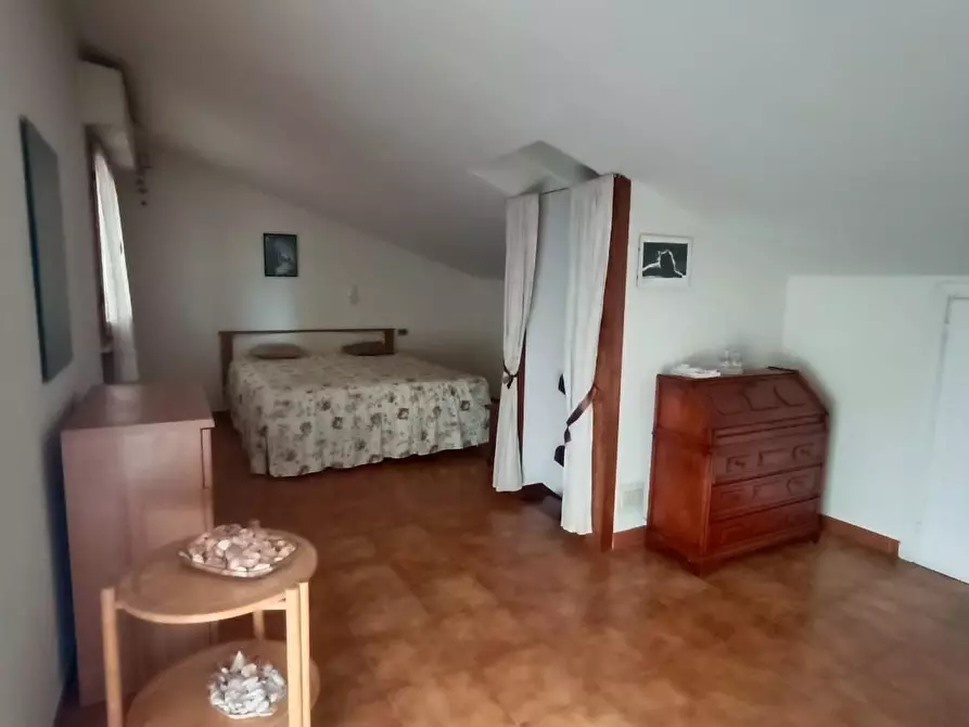 Immagine 13 di Appartamento in vendita  a Viareggio