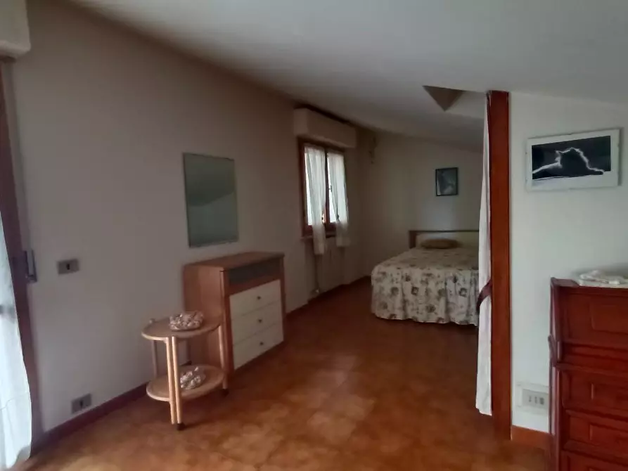 Immagine 14 di Appartamento in vendita  a Viareggio