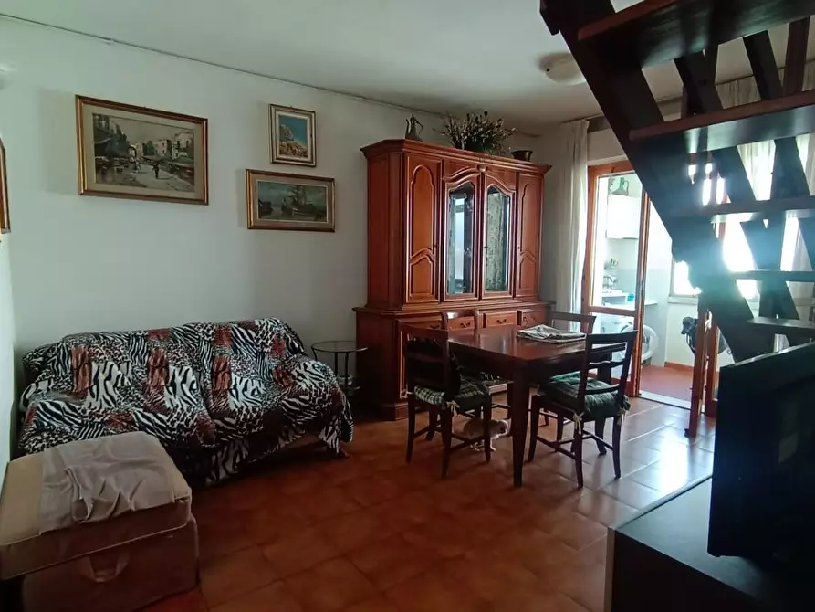 Immagine 37 di Appartamento in vendita  a Viareggio