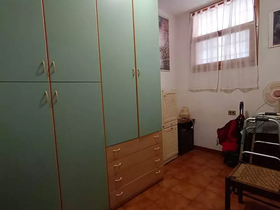 Immagine 10 di Appartamento in vendita  a Viareggio