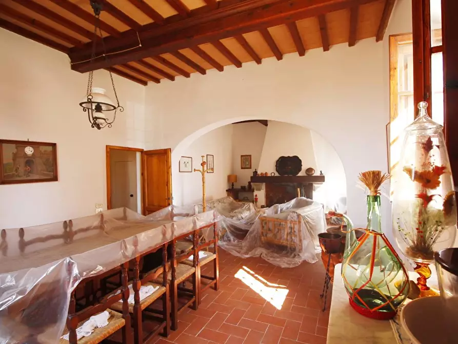 Immagine 5 di Casa colonica in vendita  a Capraia E Limite