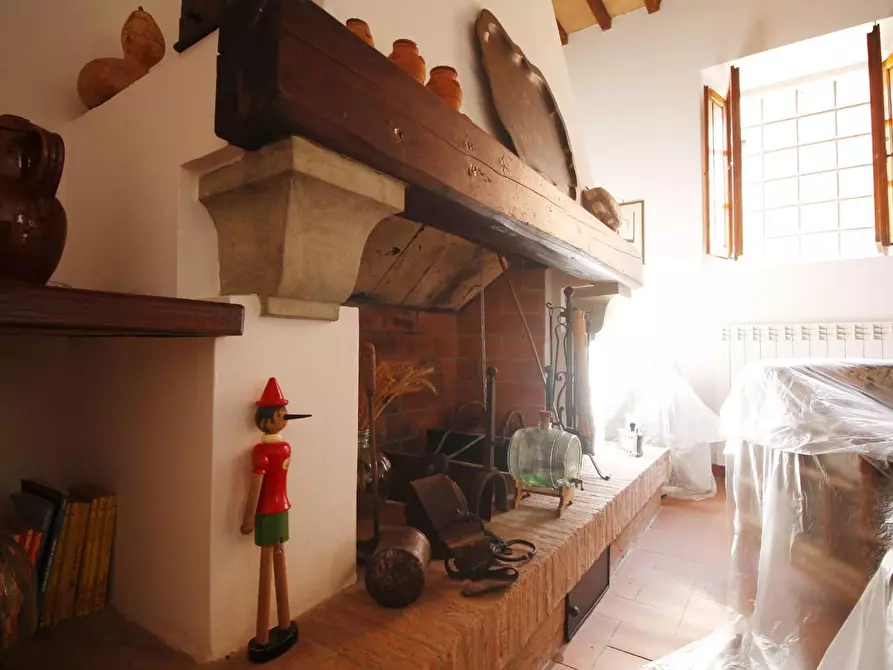 Immagine 10 di Casa colonica in vendita  a Capraia E Limite