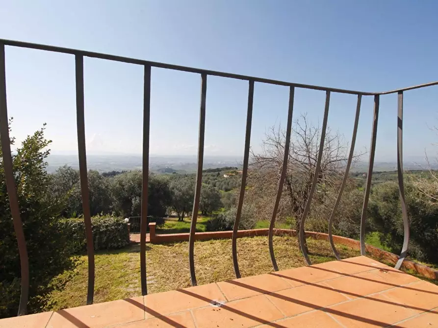 Immagine 16 di Casa colonica in vendita  a Capraia E Limite