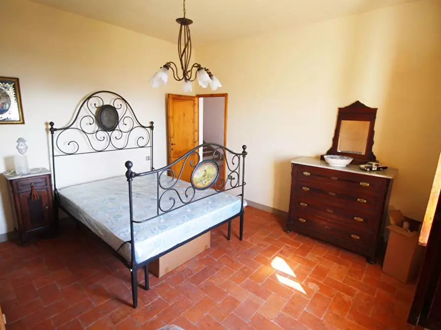 Immagine 15 di Casa colonica in vendita  a Capraia E Limite