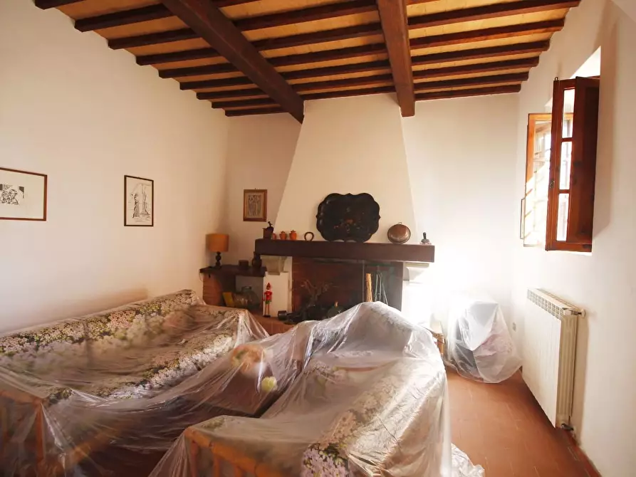 Immagine 7 di Casa colonica in vendita  a Capraia E Limite