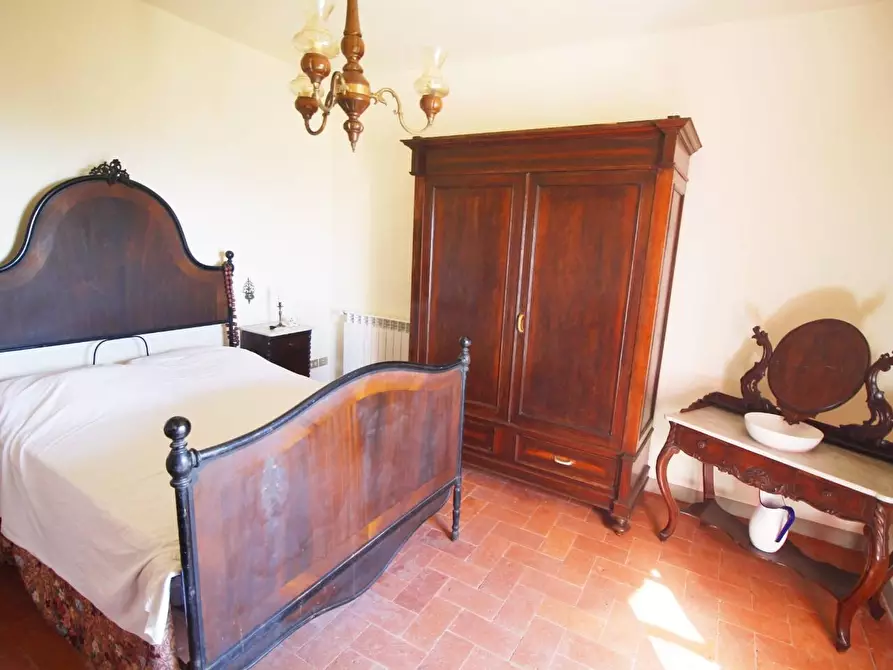 Immagine 18 di Casa colonica in vendita  a Capraia E Limite