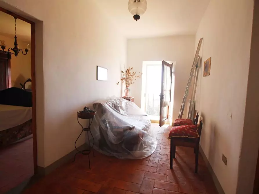 Immagine 23 di Casa colonica in vendita  a Capraia E Limite