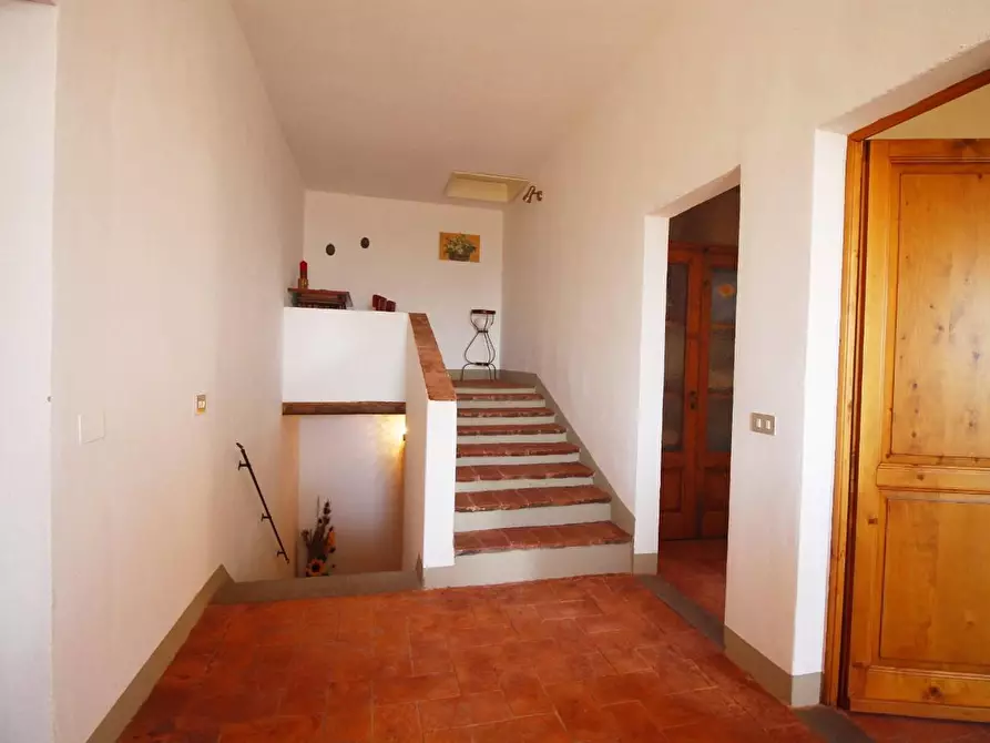 Immagine 22 di Casa colonica in vendita  a Capraia E Limite