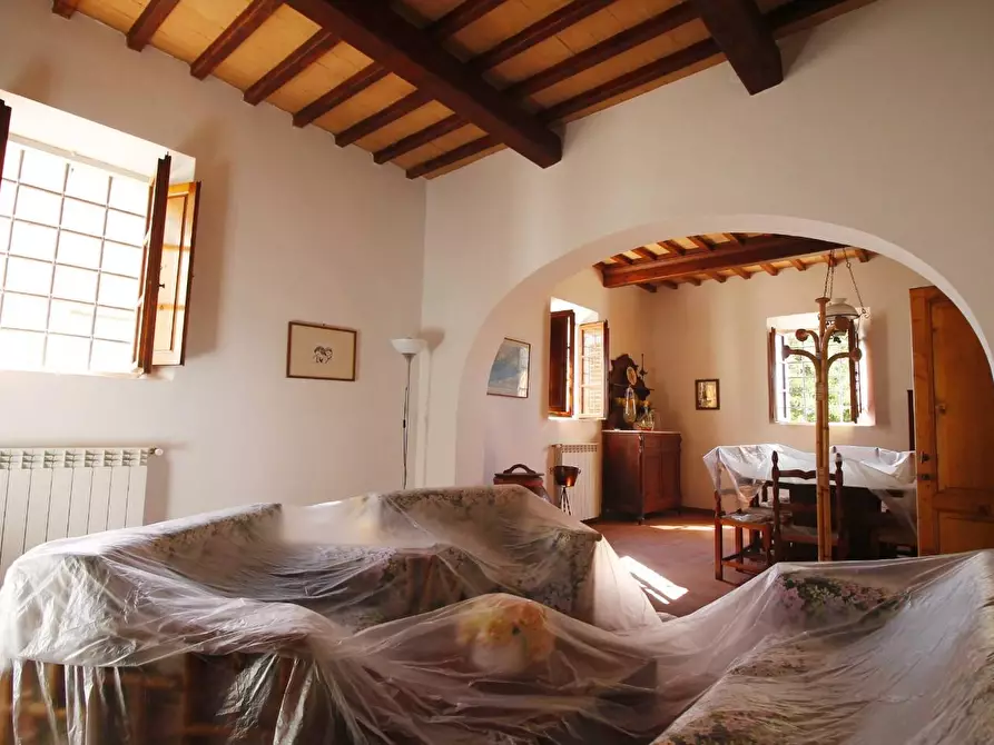 Immagine 9 di Casa colonica in vendita  a Capraia E Limite