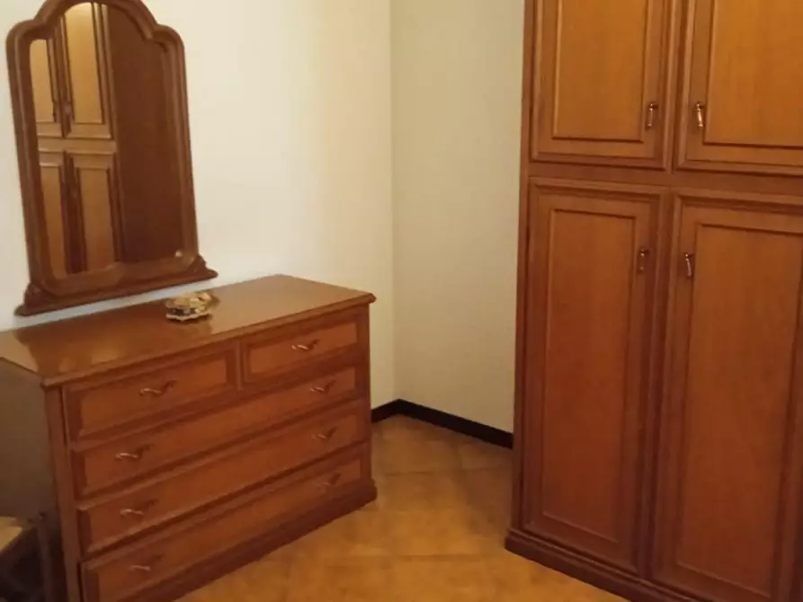 Immagine 6 di Appartamento in affitto  a Lucca