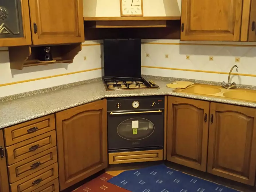 Immagine 1 di Appartamento in affitto  a Lucca