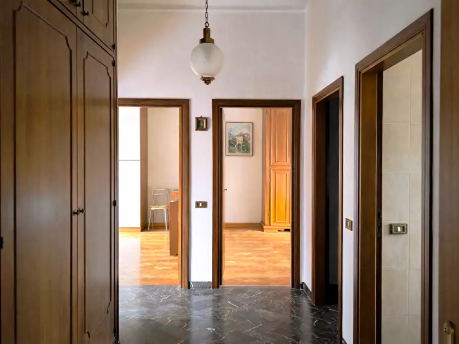 Immagine 5 di Appartamento in vendita  a Siena