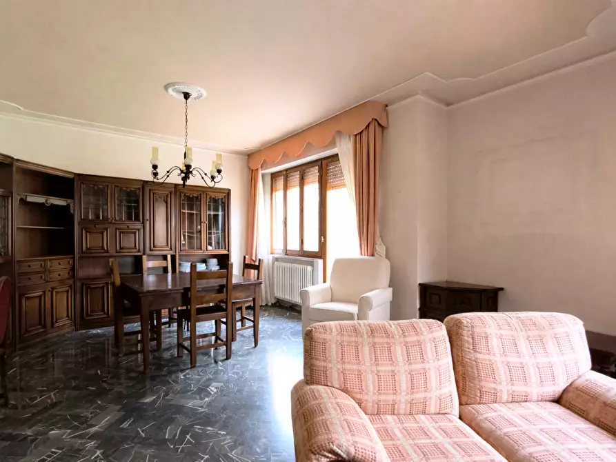 Immagine 1 di Appartamento in vendita  a Siena