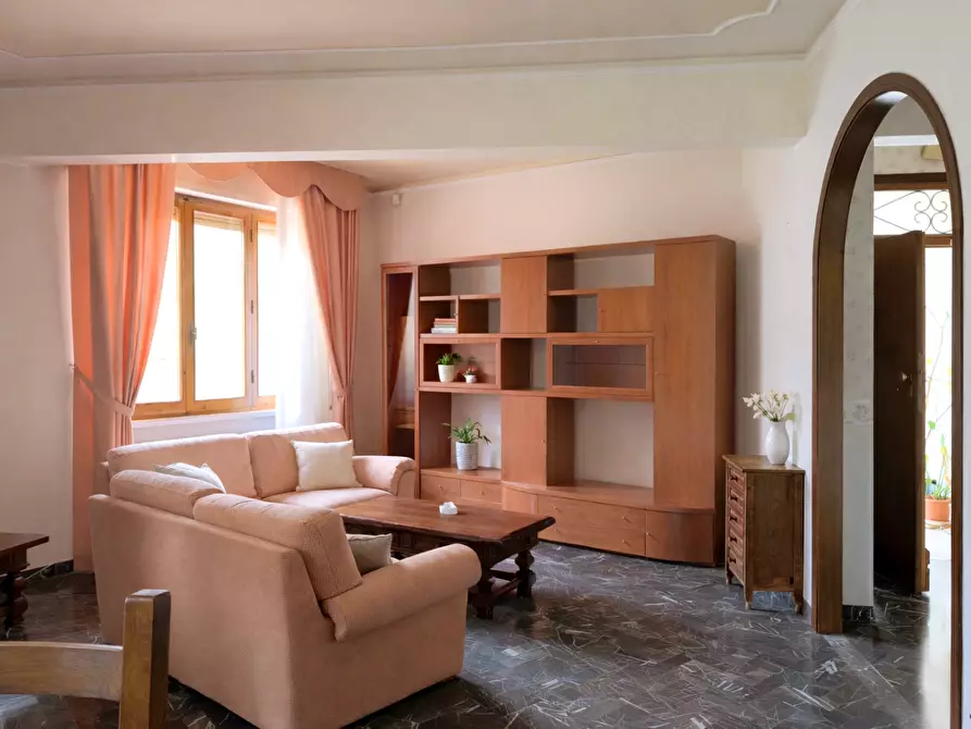 Immagine 4 di Appartamento in vendita  a Siena