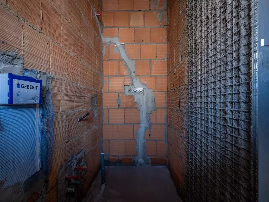 Immagine 27 di Casa bifamiliare in vendita  a Cascina