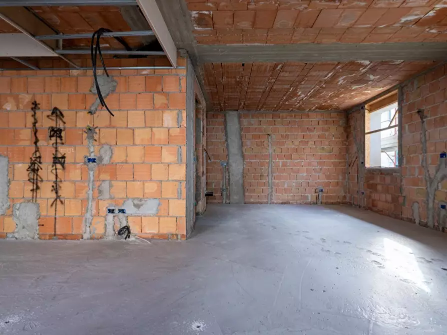 Immagine 13 di Casa bifamiliare in vendita  a Cascina