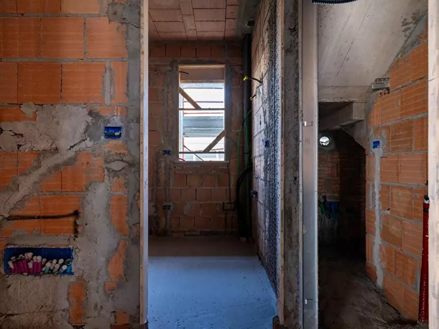 Immagine 21 di Casa bifamiliare in vendita  a Cascina