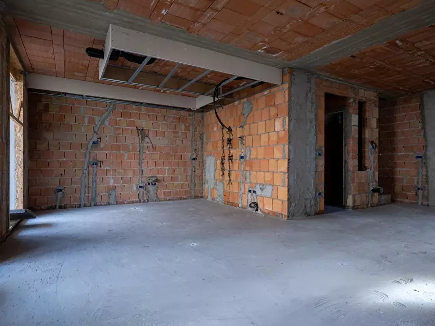 Immagine 14 di Casa bifamiliare in vendita  a Cascina