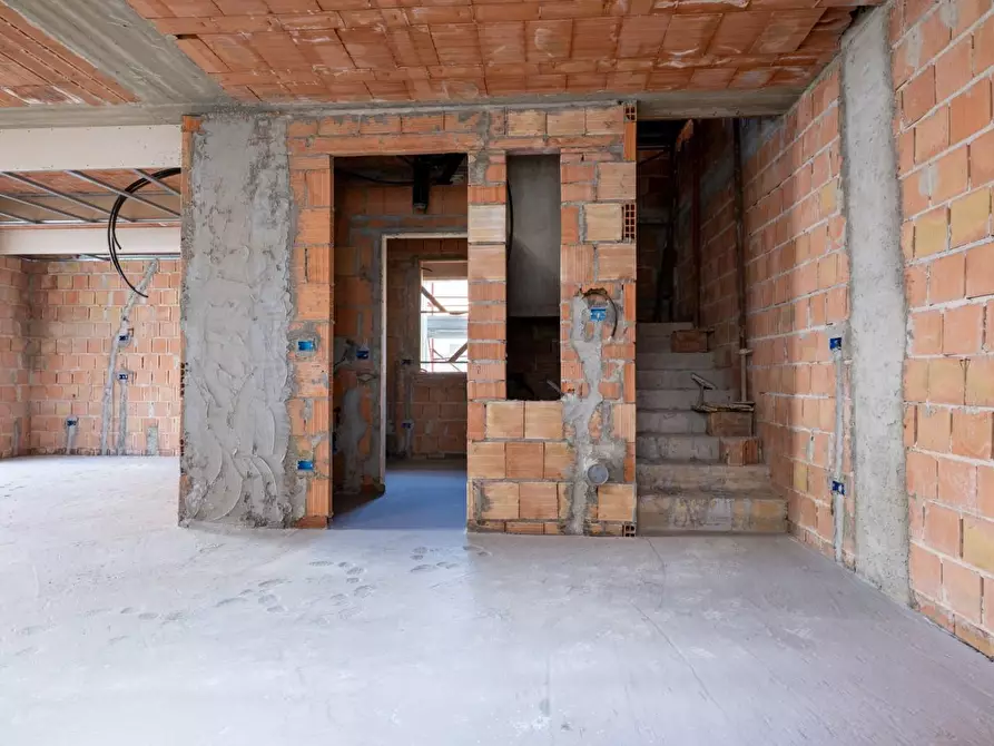 Immagine 19 di Casa bifamiliare in vendita  a Cascina