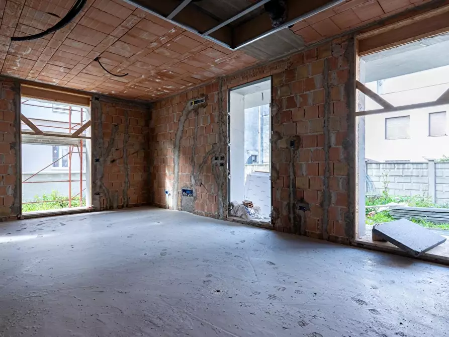 Immagine 17 di Casa bifamiliare in vendita  a Cascina