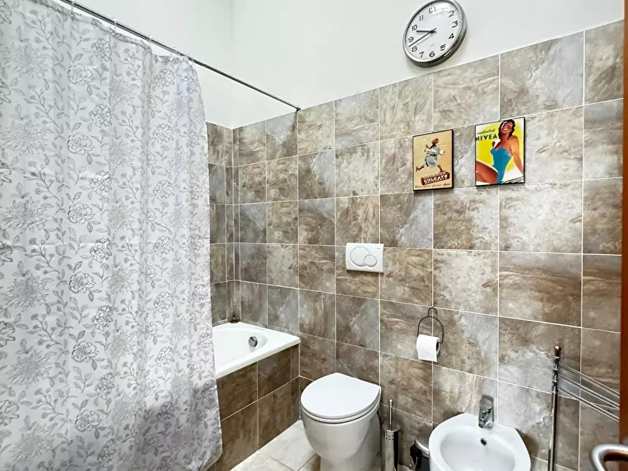 Immagine 8 di Appartamento in affitto  a Livorno