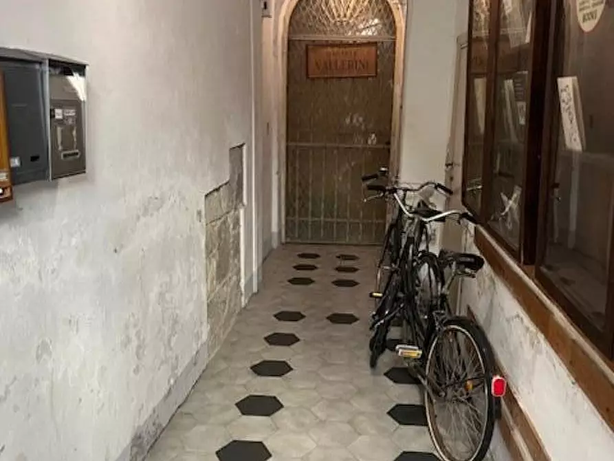 Immagine 11 di Appartamento in vendita  a Pisa