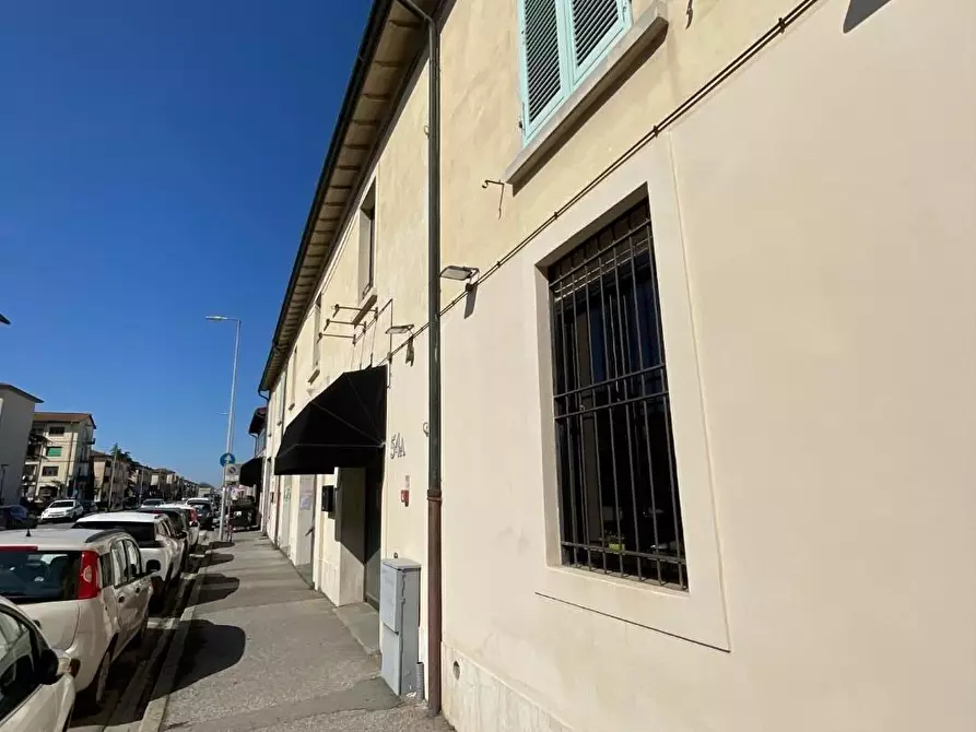 Immagine 22 di Ufficio in vendita  a Pontedera