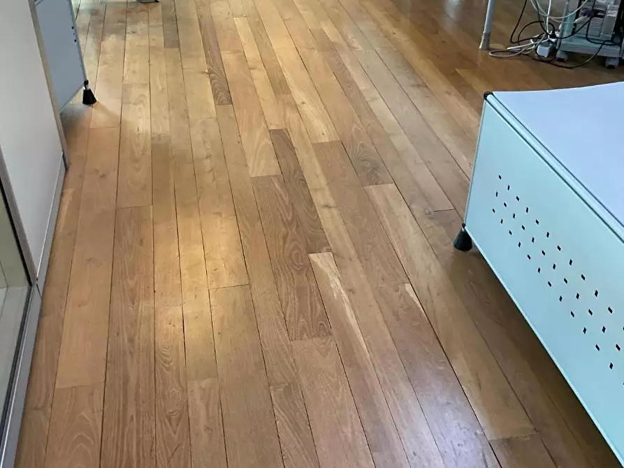 Immagine 13 di Ufficio in vendita  a Pontedera