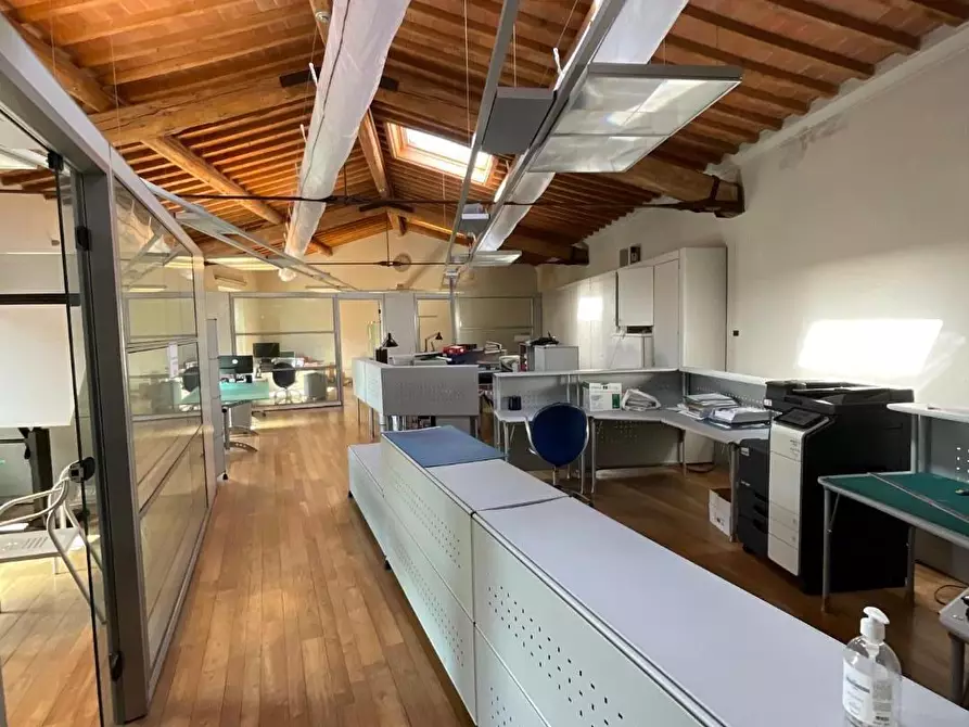 Immagine 10 di Ufficio in vendita  a Pontedera