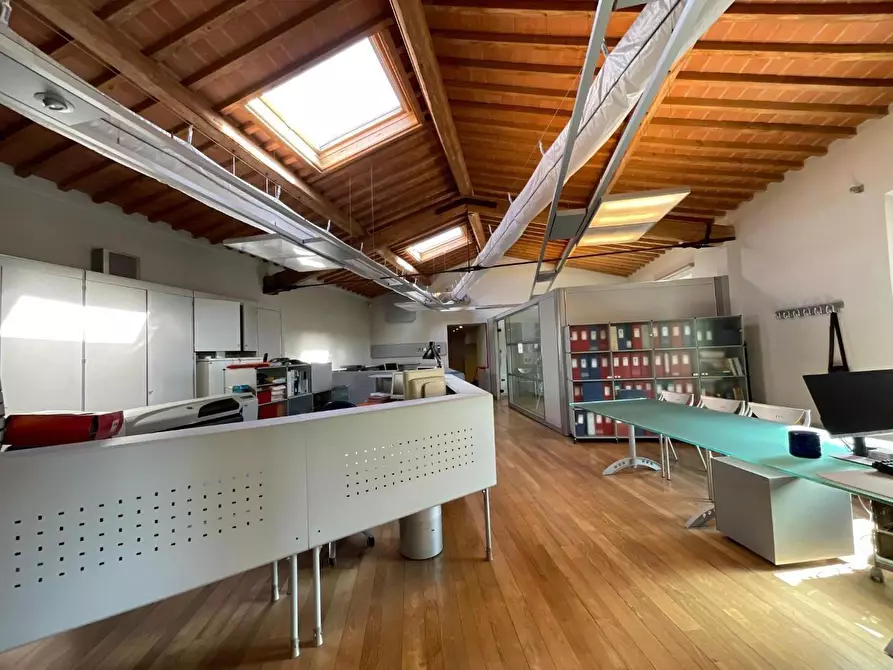 Immagine 3 di Ufficio in vendita  a Pontedera