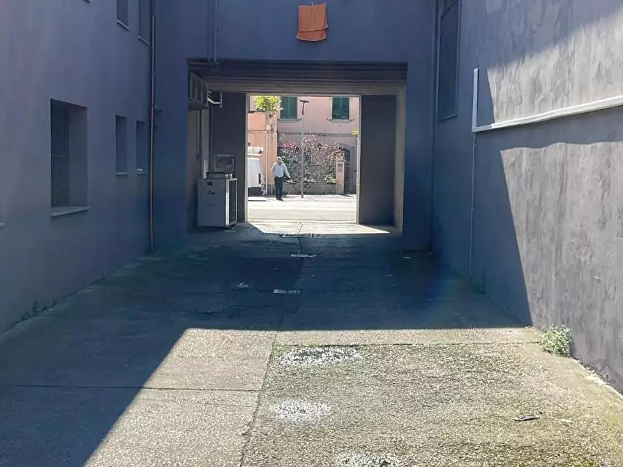 Immagine 23 di Ufficio in vendita  a Pontedera