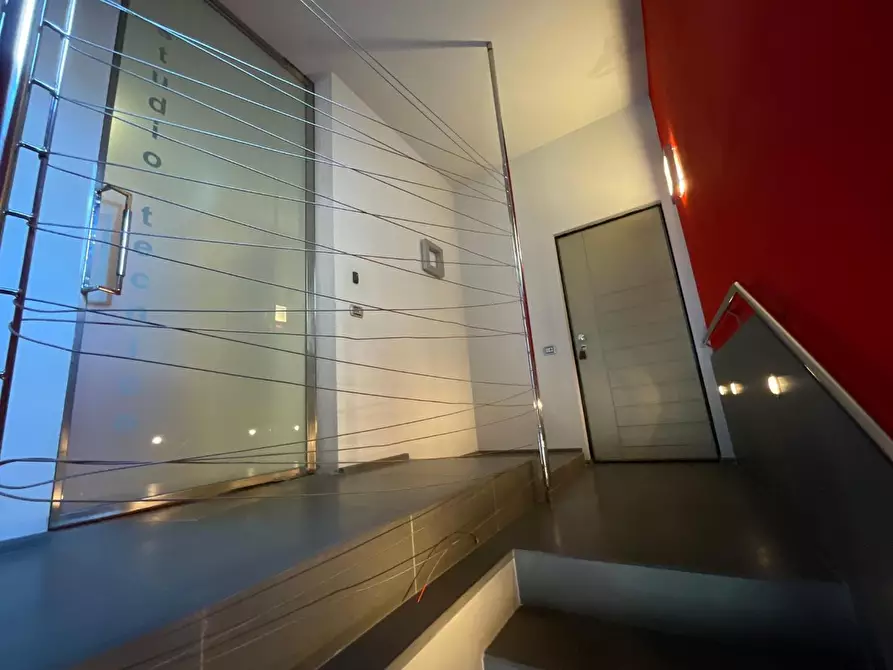 Immagine 17 di Ufficio in vendita  a Pontedera