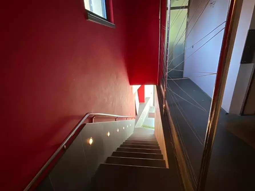 Immagine 20 di Ufficio in vendita  a Pontedera