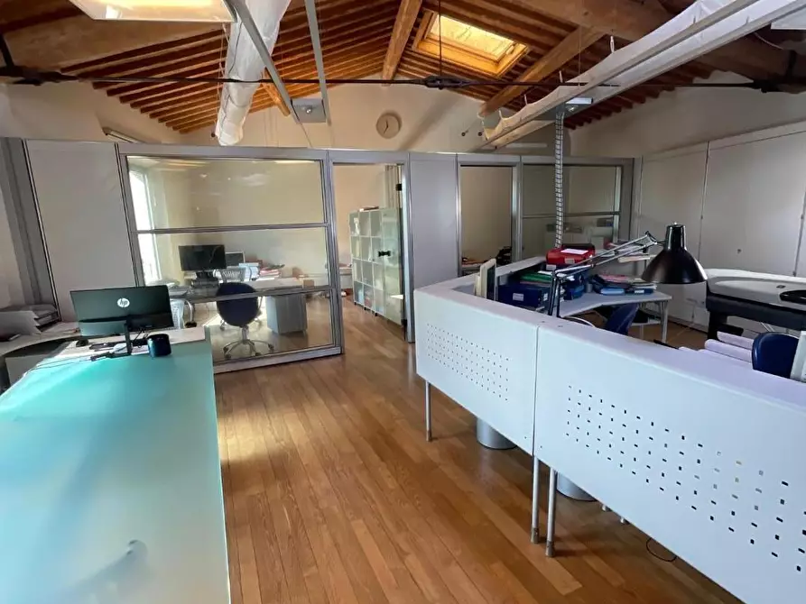 Immagine 5 di Ufficio in vendita  a Pontedera