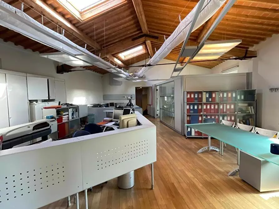 Immagine 6 di Ufficio in vendita  a Pontedera