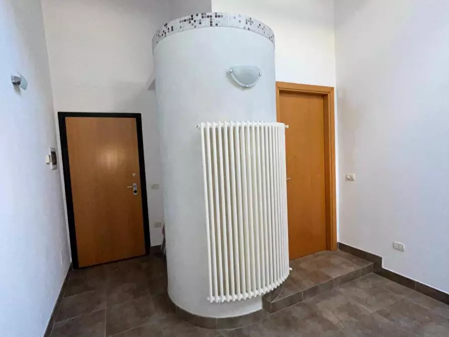 Immagine 15 di Ufficio in vendita  a Pontedera