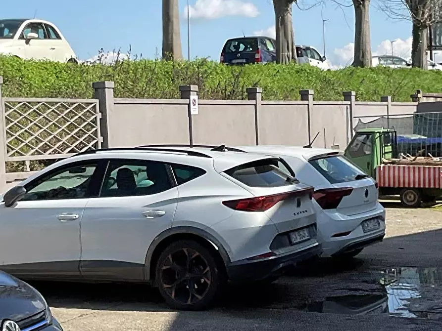 Immagine 24 di Ufficio in vendita  a Pontedera