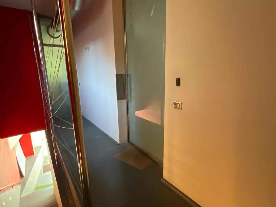 Immagine 19 di Ufficio in vendita  a Pontedera