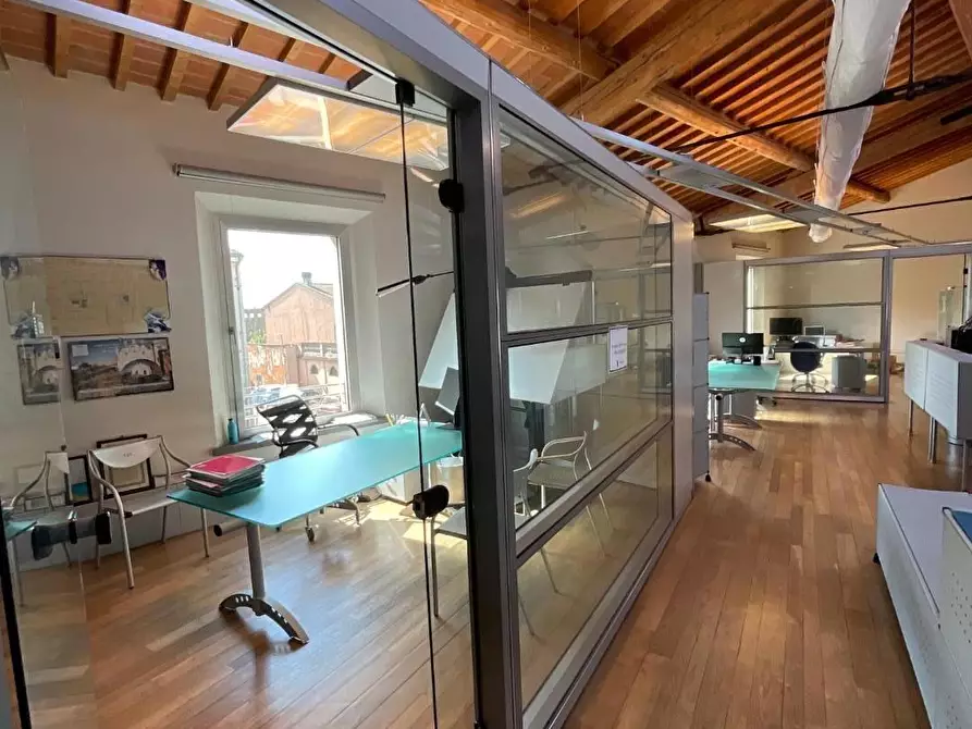 Immagine 9 di Ufficio in vendita  a Pontedera