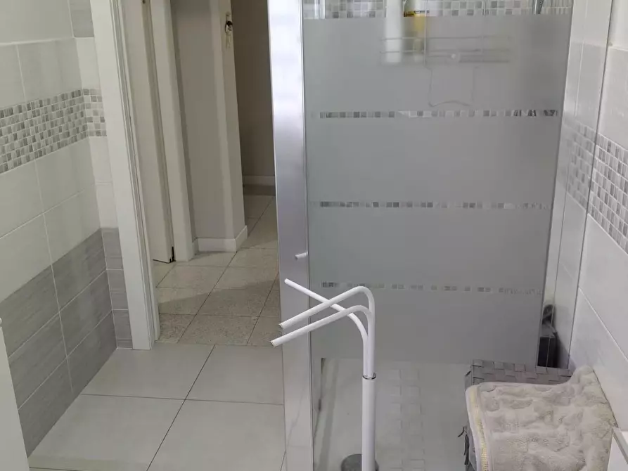 Immagine 15 di Appartamento in affitto  a Rosignano Marittimo