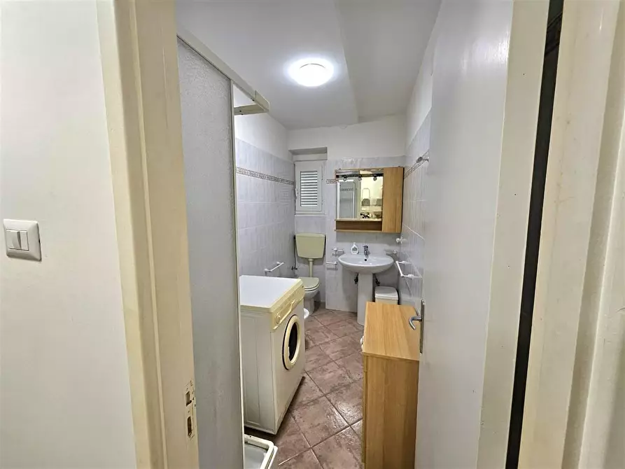 Immagine 10 di Appartamento in vendita  a Massa