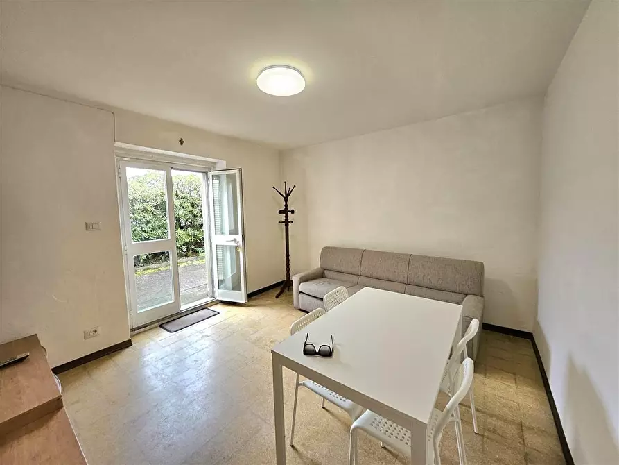 Immagine 3 di Appartamento in vendita  a Massa