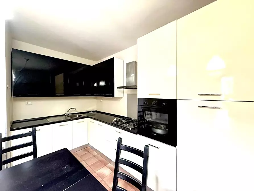 Immagine 8 di Appartamento in vendita  a Camaiore