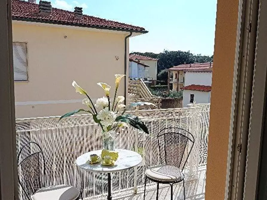 Immagine 12 di Appartamento in vendita  a Rosignano Marittimo