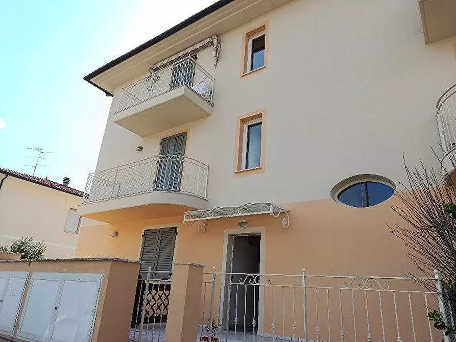 Immagine 4 di Appartamento in vendita  a Rosignano Marittimo