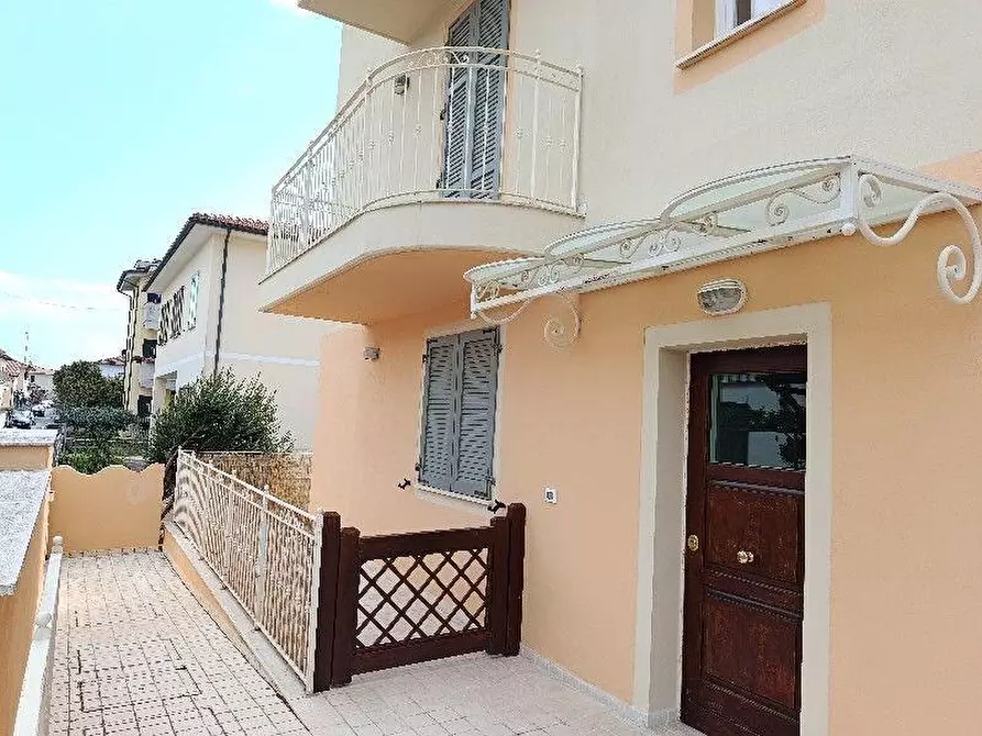 Immagine 3 di Appartamento in vendita  a Rosignano Marittimo