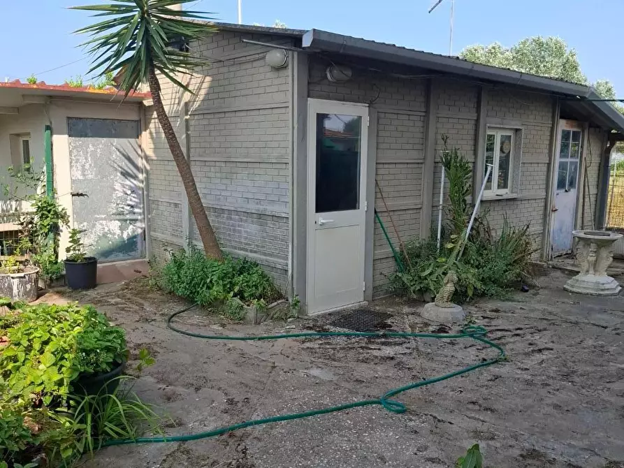 Immagine 5 di Appartamento in vendita  a Camaiore