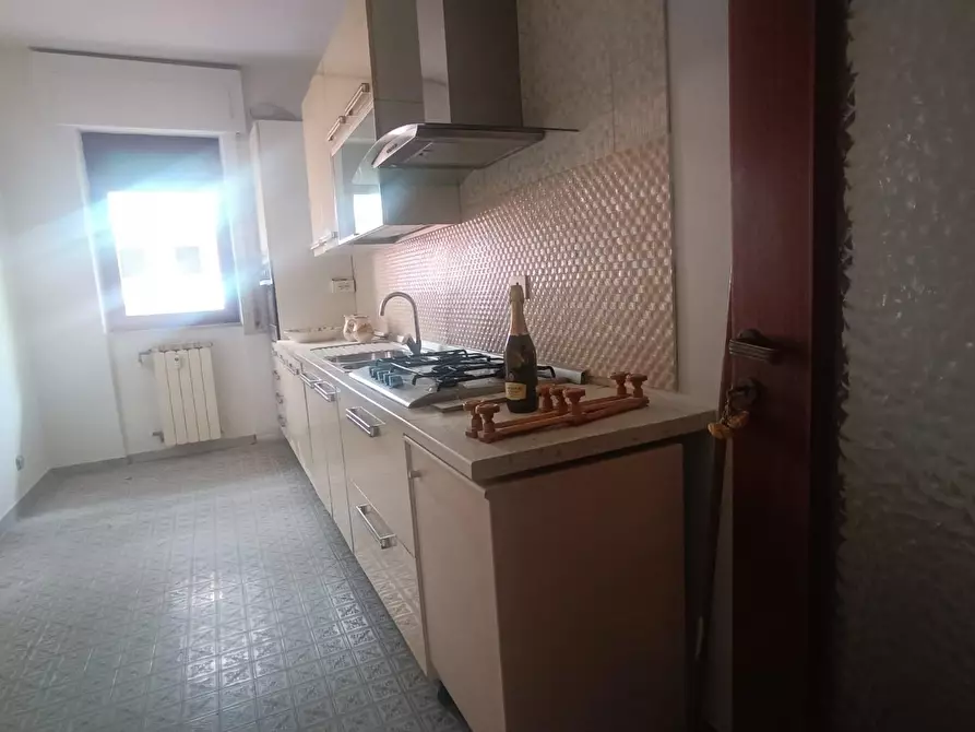 Immagine 9 di Appartamento in vendita  a Massa